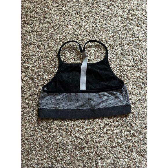 Girl’s Nike Sports Bra Size X-Large - Picture 2 of 5